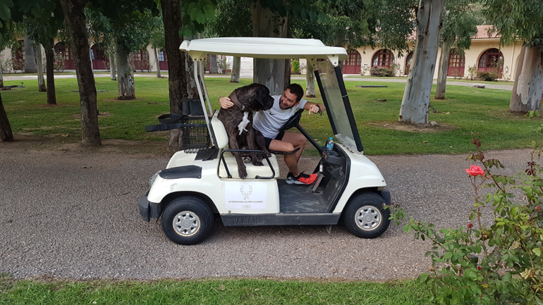 Όπως και να το κάνουμε δεν είμαστε όλοι ίδιοι. Γι' αυτό ξέρετε πως η ενημέρωση από αυτή εδώ τη στήλη είναι τελείως διαφορετική, αληθινή, διασταυρωμένη ενώ δε λείπει και το χιούμορ!