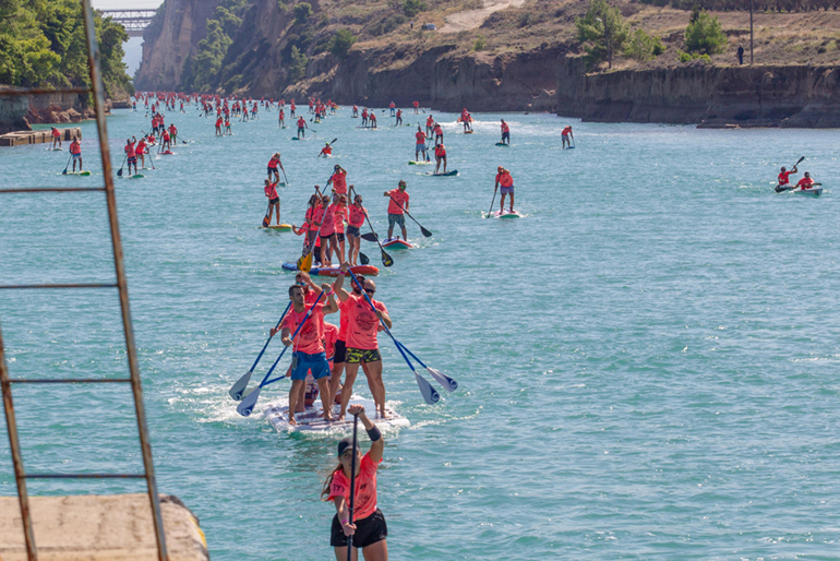 Φέτος η κατηγορία με τις μεγάλες σανίδες και τους πολλούς κωπηλάτες μέτρησε ξεχωριστά