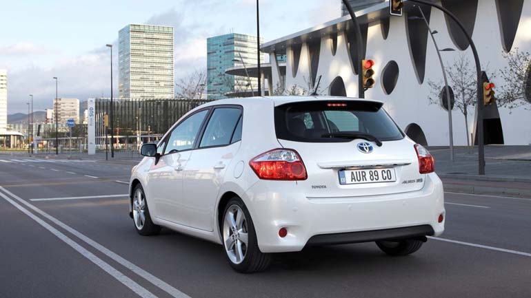 Ανακαλούνται 1.418 Toyota Auris Hybrid και Prius στην Ελλάδα
