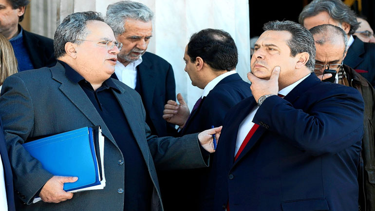 Στρίβειν δια του… Καμμένου