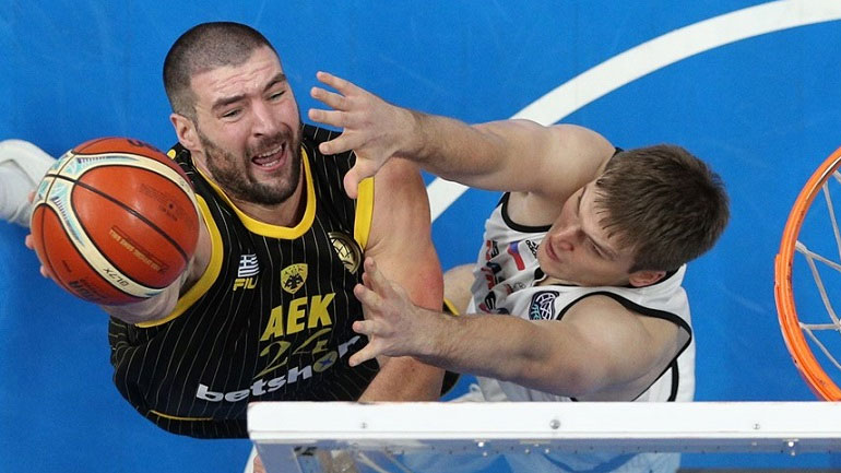 Δύσκολο «διπλό» για την ΑΕΚ στην Τσεχία, 94-93 τη Νίμπουρκ μετά από δύο παρατάσεις