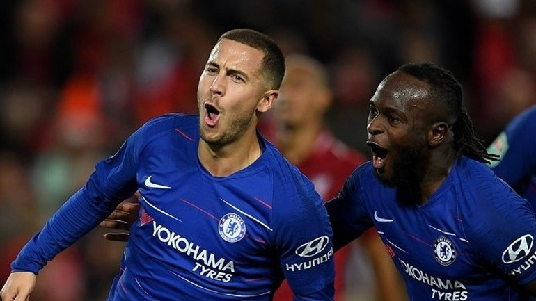 Η Ρεάλ προσφέρει 50 εκατ. ευρώ και τον Μπέιλ για να πάρει τον Αζάρ