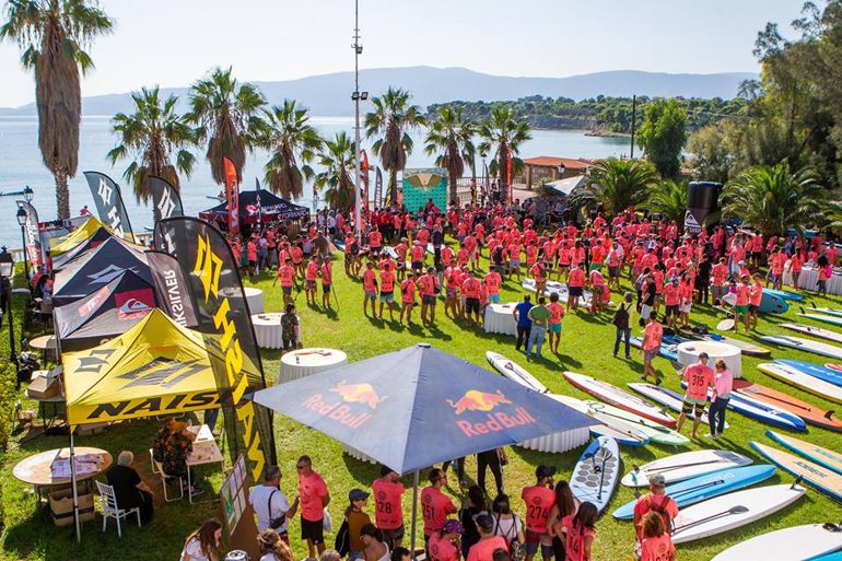 Οι συμμετέχοντες περιμένουν την εκκίνηση