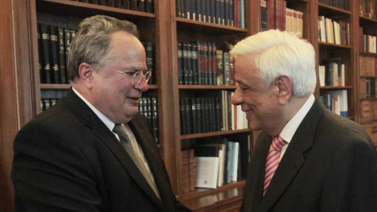 Ο Κοτζιάς στο Προεδρικό Μέγαρο για ενημέρωση σε θέματα της αρμοδιότητάς του