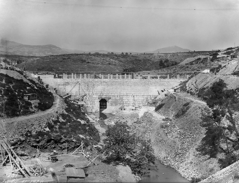 Στάδιο κατασκευής του φράγματος του Μαραθώνα. Εκβολή του χείμαρρου Βαρνάβα,31. 07.1928.