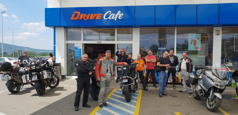 Ένα καφεδάκι (ίσως και παραπάνω) είναι απαραίτητο σε τέτοια ταξίδια