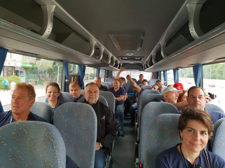 Και βόλτα με πούλμαν περιλάμβανε το ταξίδι των μελών του BMW Riders Club