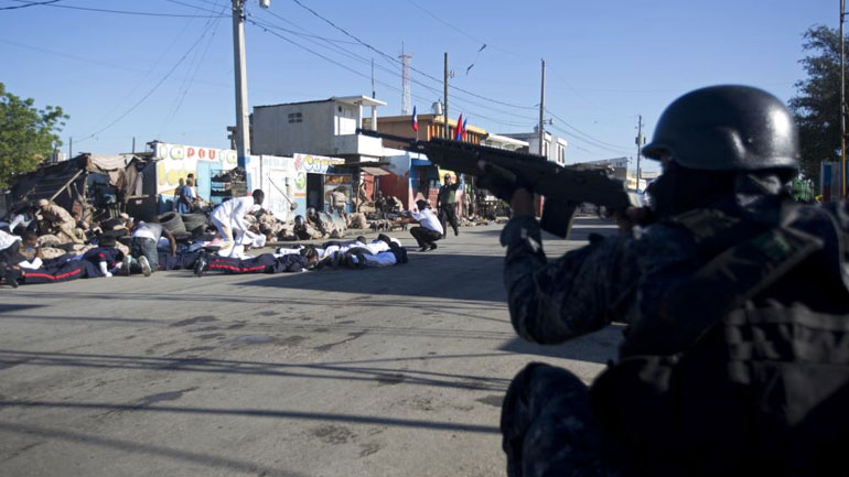 Αϊτή: Ένας νεκρός και δεκάδες τραυματίες σε μαζικές διαδηλώσεις εναντίον της διαφθοράς