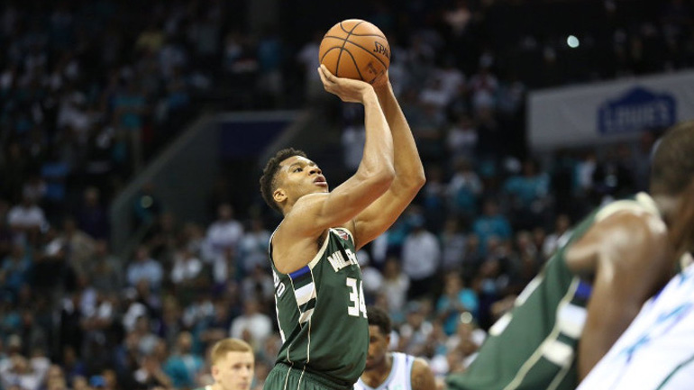 Πρεμιέρα με νίκη διά χειρός Αντετοκούνμπο για τους Μπακς