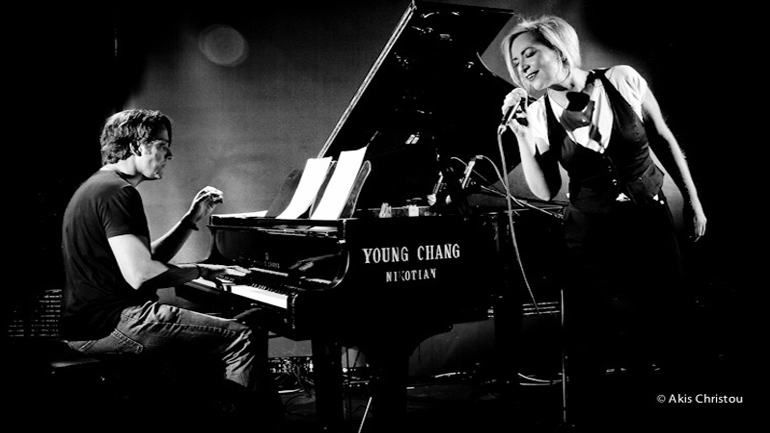 Η Ρίτα Αντωνοπούλου στη μουσική σκηνή «Σφίγγα»