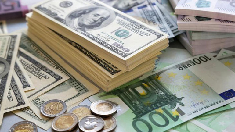 Ενισχύεται το ευρώ