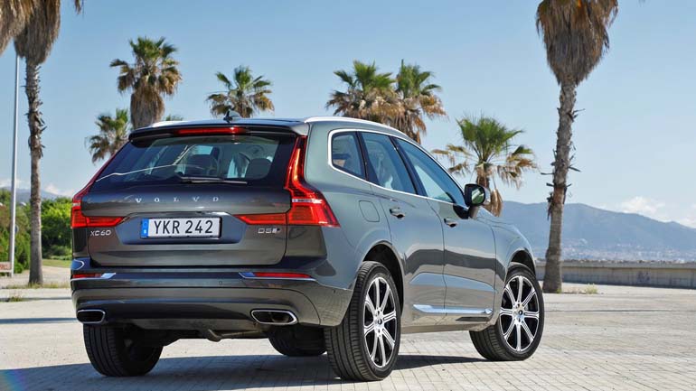 Περιλαμβάνει στάνταρ πλειάδα συστημάτων υποβοήθησης του οδηγού