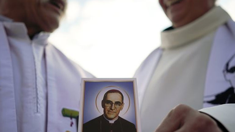 ΗΠΑ: Ξεκίνησε η πρώτη έρευνα σε ομοσπονδιακό επίπεδο για τις σεξουαλικές κακοποιήσεις ανηλίκων από καθολικούς ιερείς