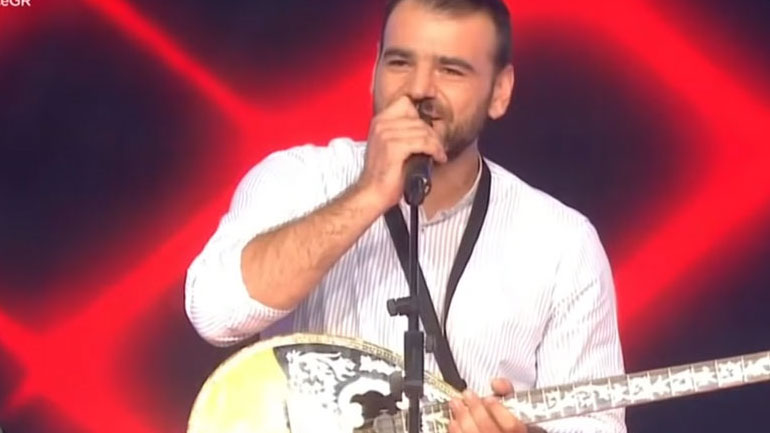 Ξάδελφος γνωστού τραγουδιστή στα blind auditions του «The Voice»