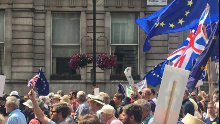 Λονδίνο: Διαδήλωση κατά του Brexit με σύνθημα «να μείνουμε μαζί»