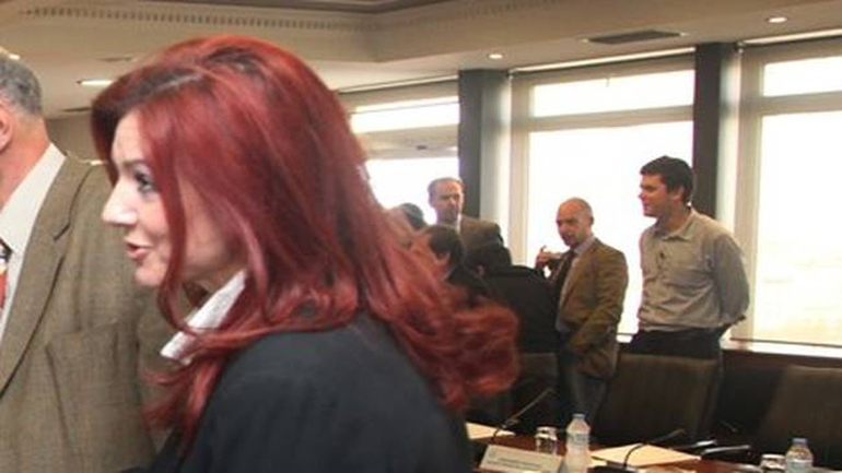 Οργή Ράικου για δημοσιεύματα που εμπλέκουν το σύζυγό της με τη Novartis