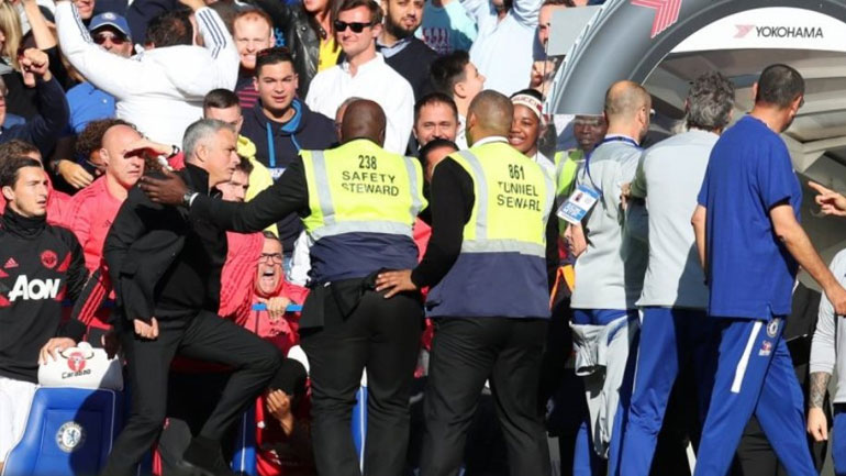 Μουρίνιο: Πήγε να πιαστεί στα χέρια με άνθρωπο της Τσέλσι που πανηγύρισε έξαλλα μπροστά του