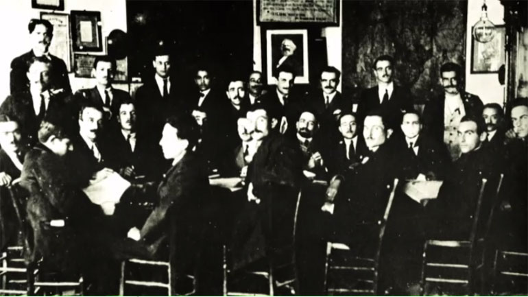 Πραγματοποιήθηκε η πρώτη προβολή-παρουσίαση του ντοκιμαντέρ για τα 100 χρόνια του ΚΚΕ