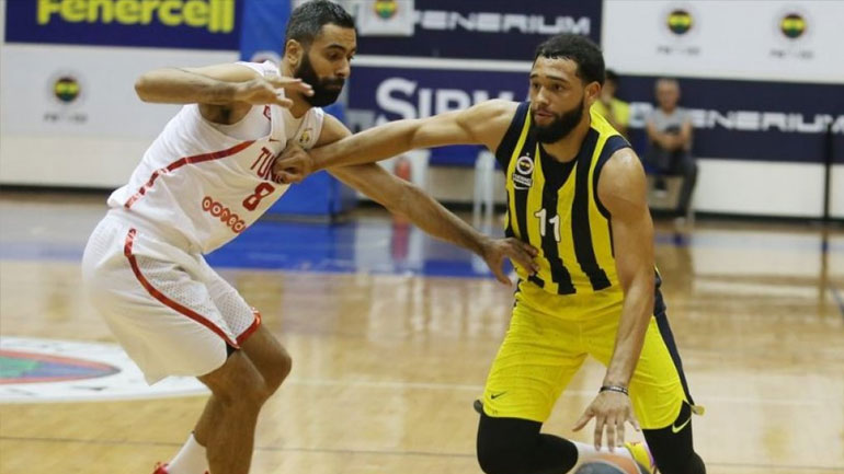 Σοκ στη Φενέρμπαχτσε – Ανατριχιαστικός τραυματισμός για τον Τάιλερ Ένις