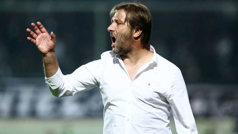 Μαρτίνς: «Δεν σεβαστήκαμε τη φανέλα του Ολυμπιακού, σήμερα φταίξαμε εμείς»