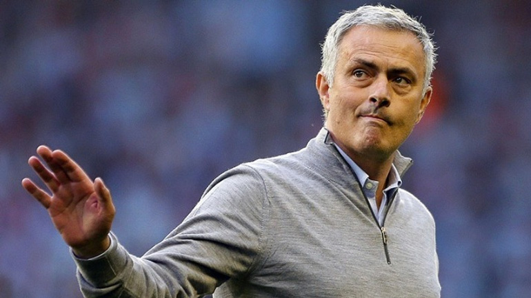 Μουρίνιο: «Το μέλλον μου είναι στο Μάντσεστερ και όχι στην Ρεάλ…»