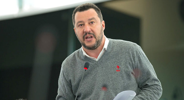 Σαλβίνι: «Τα μέτρα για το εισόδημα του πολίτη και τη μείωση της συντάξιμης ηλικίας δεν αλλάζουν»