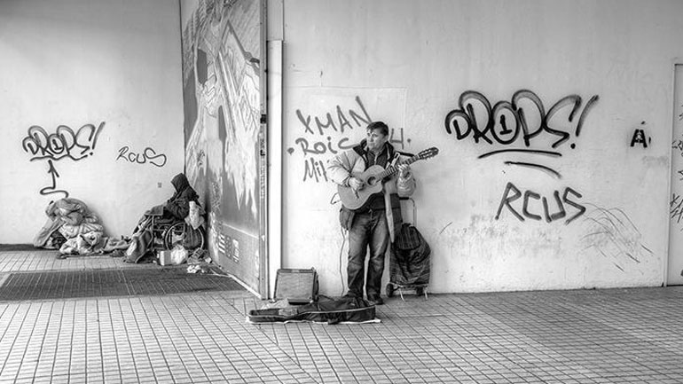 Μην πυροβολείτε τον… μουσικό