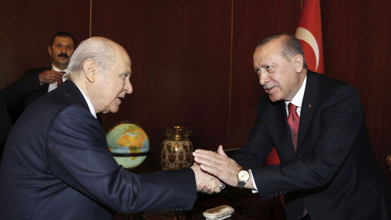 Βελούδινο διαζύγιο Ερντογάν – Μπαχτσελί