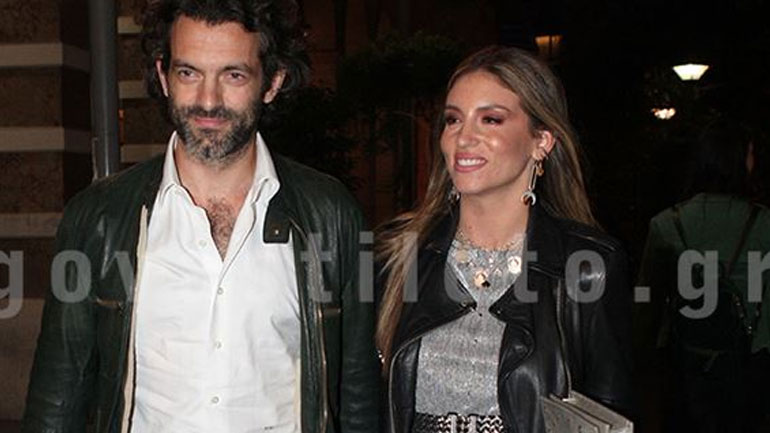 Αθηνά Οικονομάκου – Φίλιππος Μιχόπουλος: Πιασμένοι χέρι χέρι σε θεατρική πρεμιέρα!