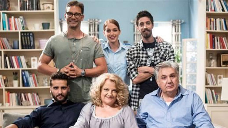 Κάνε γονείς να δεις καλό: Ο Βασίλης και η Νίκη ανακαλύπτουν πως οι γονείς τους έχουν…