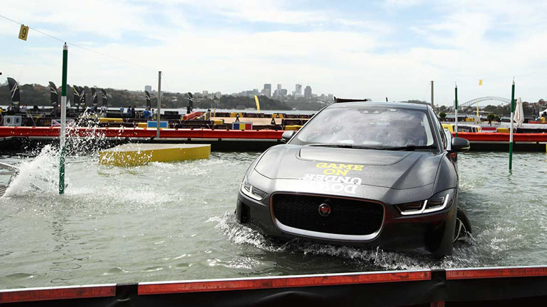 H Jaguar I-Pace πηγαίνει και στο νερό