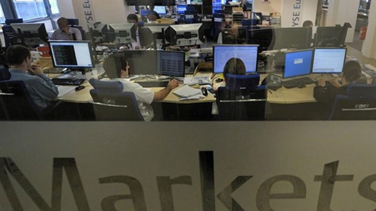 Αρνητική εκκίνηση στις ευρωαγορές – Oριακές διακυμάνσεις για το ευρώ