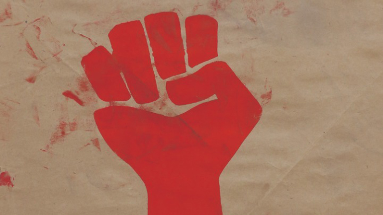 Ο αρχιτέκτονας-σχεδιαστής της αφίσας με τη θρυλική «Γροθιά» στο Χάρβαρντ, Harvey Hacker, στο Κρατικό Μουσείο Σύγχρονης Τέχνης