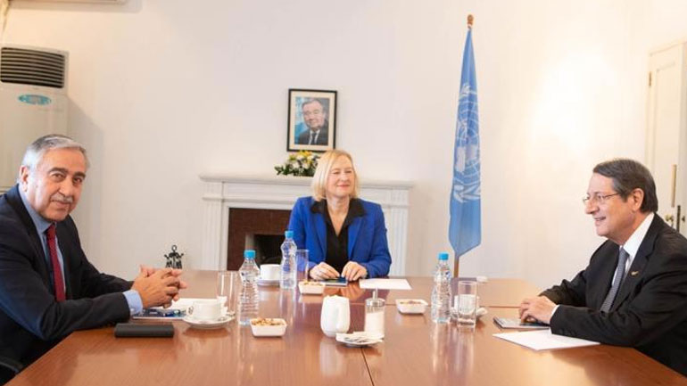 Το άνοιγμα νέων σημείων διέλευσης αποφάσισαν Αναστασιάδης και Ακιντζί