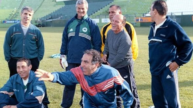 Τελικά, προέκυψε… κότα ο κόκορας του Τότη!