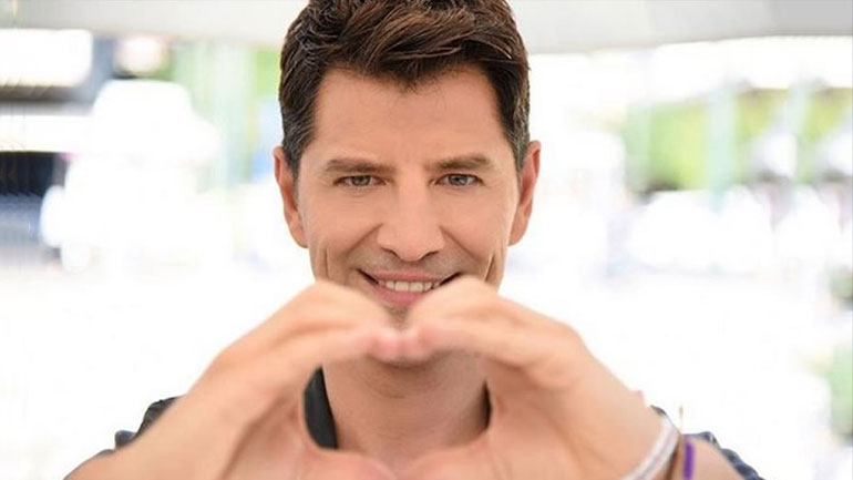 Πρόβα στον ρυθμό της «Ομάδας Προσφοράς ΟΠΑΠ» – Δείτε το νέο βίντεο του Σάκη Ρουβά στα social media