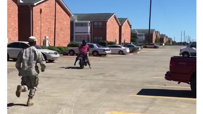 Πώς να μη μάθεις την κοπέλα σου να οδηγεί μοτοσυκλέτα…