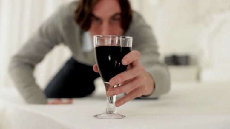 Γιατί ένα ποτηράκι κρασί μπορεί να φέρνει… λαχταριστές αναμνήσεις