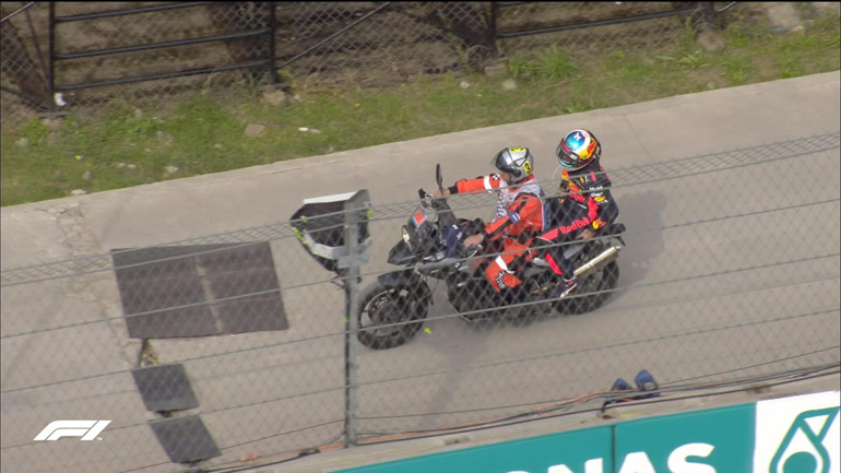 Για 8η φορά φέτος εγκατέλειψε ο Ricciardo