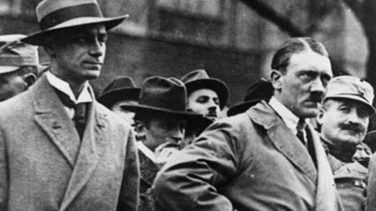 Ο Χίτλερ ανέλαβε τις ευθύνες του, όχι και η Γερμανία!