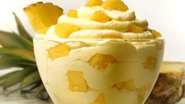 Γλυκό γιαούρτι με ανανά