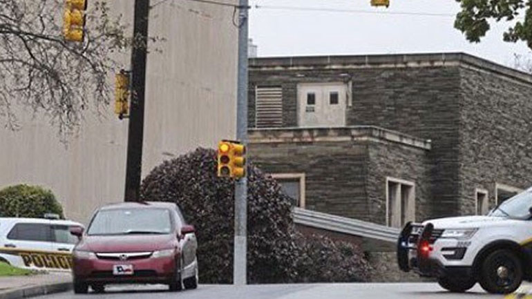 Γαλλία-Καναδάς: Φόρος τιμής και εκδηλώσεις συμπαράστασης στα θύματα του μακελειού στο Πίτσμπουργκ