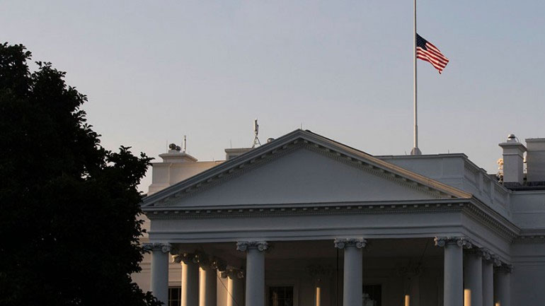 Μεσίστιες οι αμερικανικές σημαίες έως την 31η Οκτωβρίου μετά την επίθεση στην Πενσιλβάνια