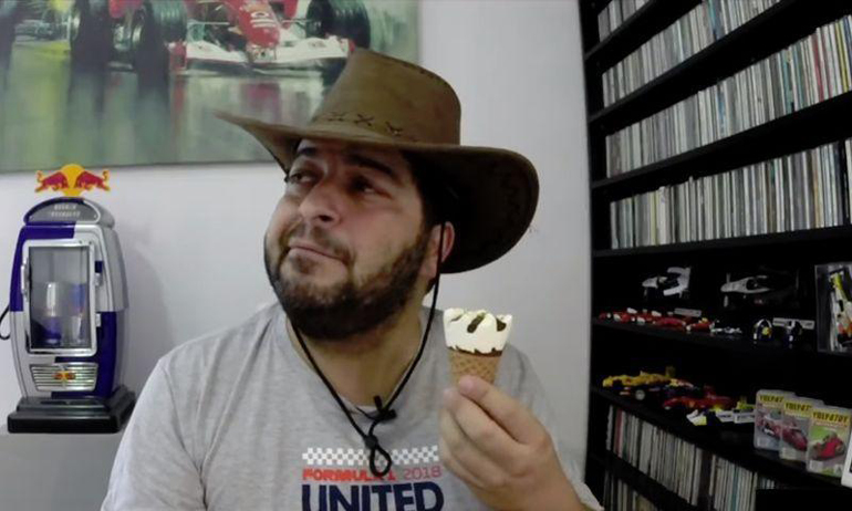 Ο Πάνος Σειτανίδης έχει καταφέρει να κερδίσει το αναγνωστικό κοινό με τον δικό του ξεχωριστό τρόπο...