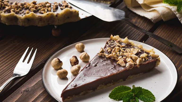 Σοκολατένια τάρτα με πραλίνα