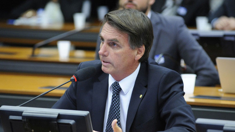 Ο ακροδεξιός Ζαΐχ Μπολσονάρου εξελέγη πρόεδρος της Βραζιλίας