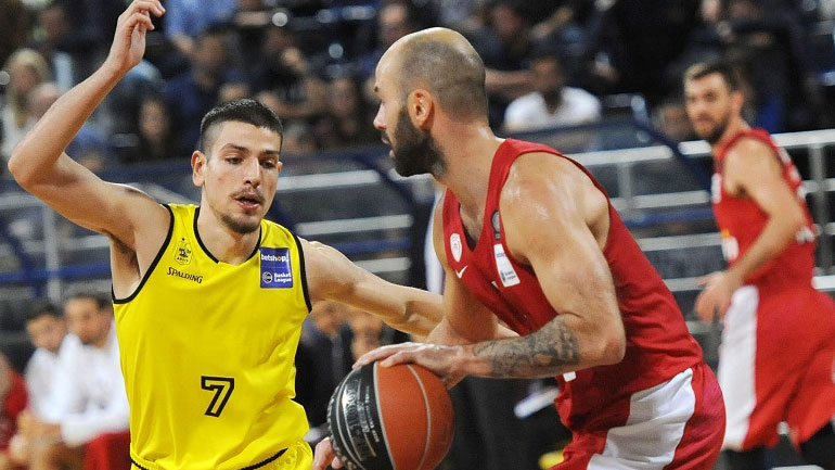 Αγχωτικό «διπλό» για τον Ολυμπιακό, 68-64 τον Άρη