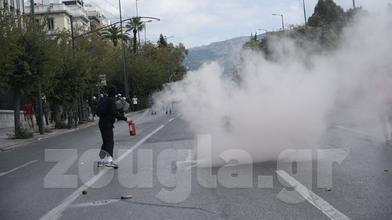 Επεισόδια με χημικά στο Σύνταγμα