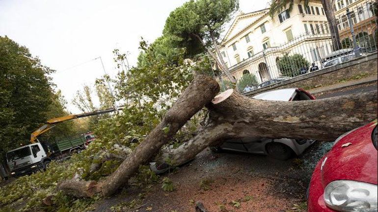 Ιταλία: Στους επτά ανέρχεται ο αριθμός των νεκρών από την κακοκαιρία που πλήττει τη χώρα