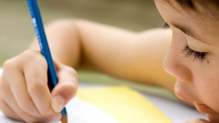 Τέσσερις τρόποι για την ενθάρρυνση της δημιουργικής γραφής στα παιδιά